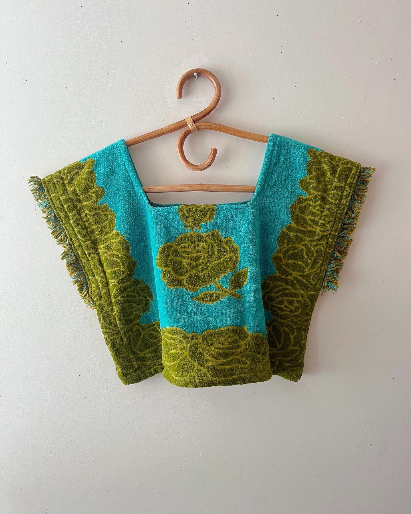 Rose Frame Towel Top