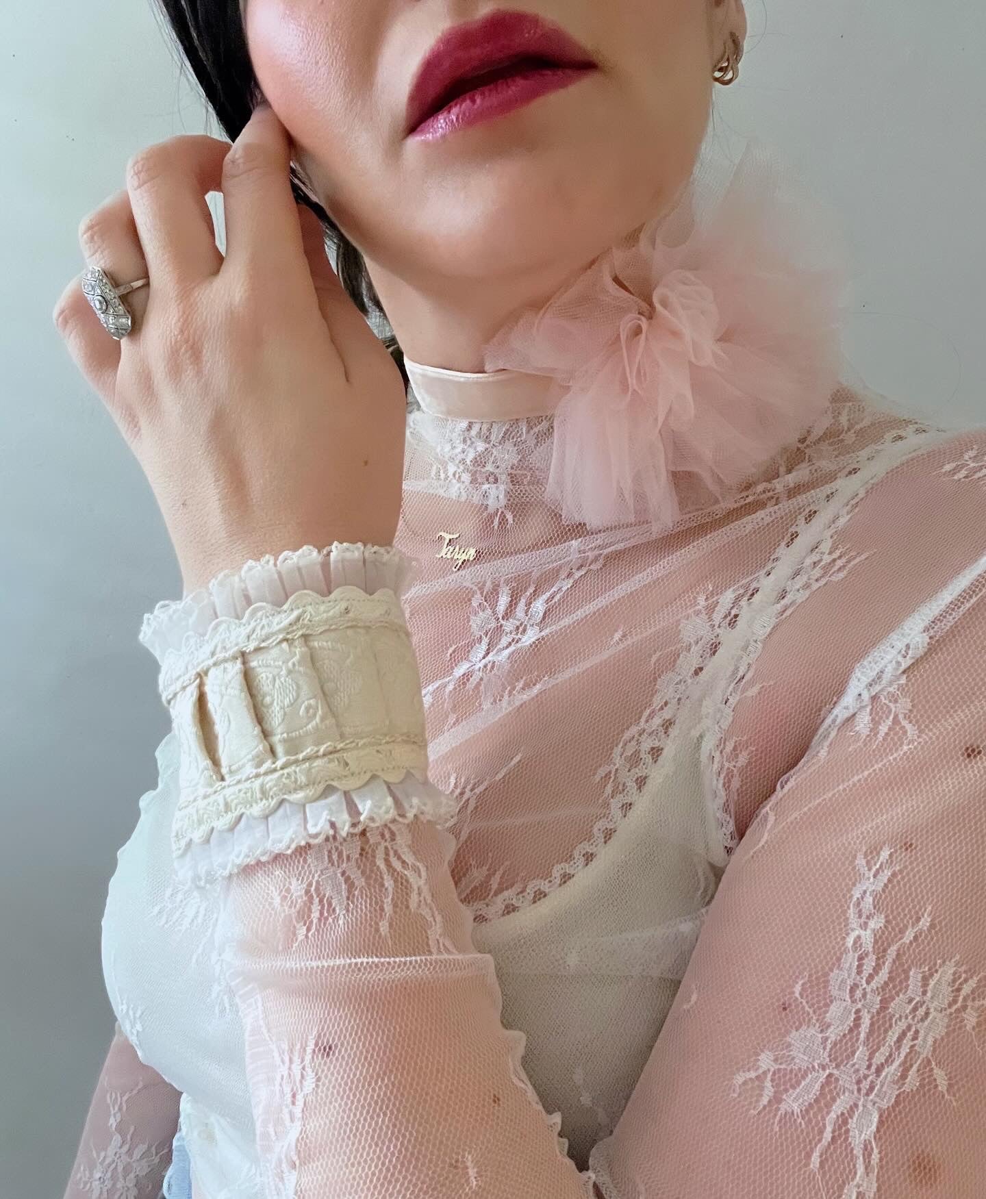Adorn Cufflet & Hair Bow Set- Cream Lace