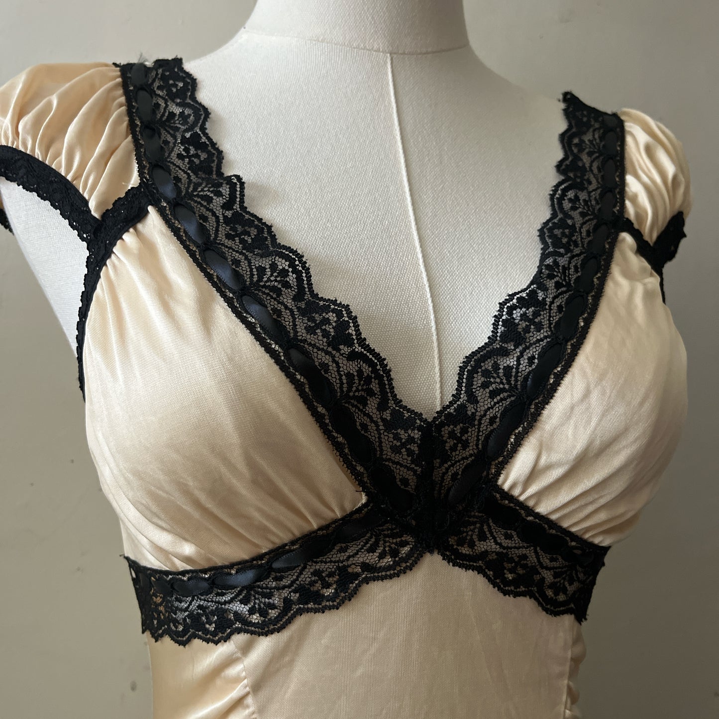 Rouge Lace Top | Small