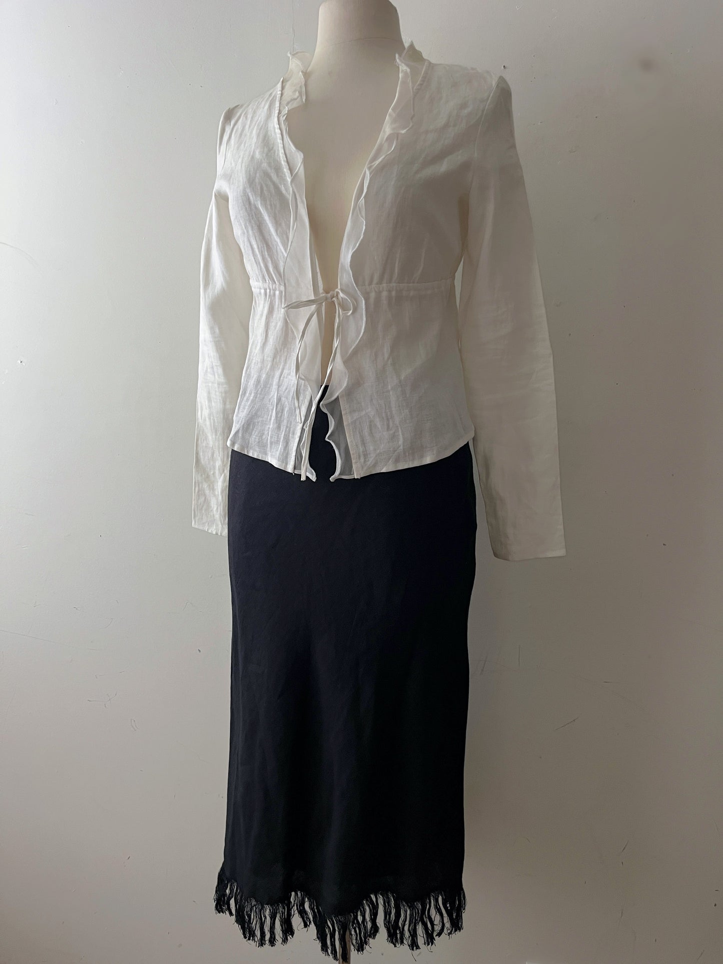 Tara Jarmon Y2K White Ruffle Tie-Front Blouse| S/M
