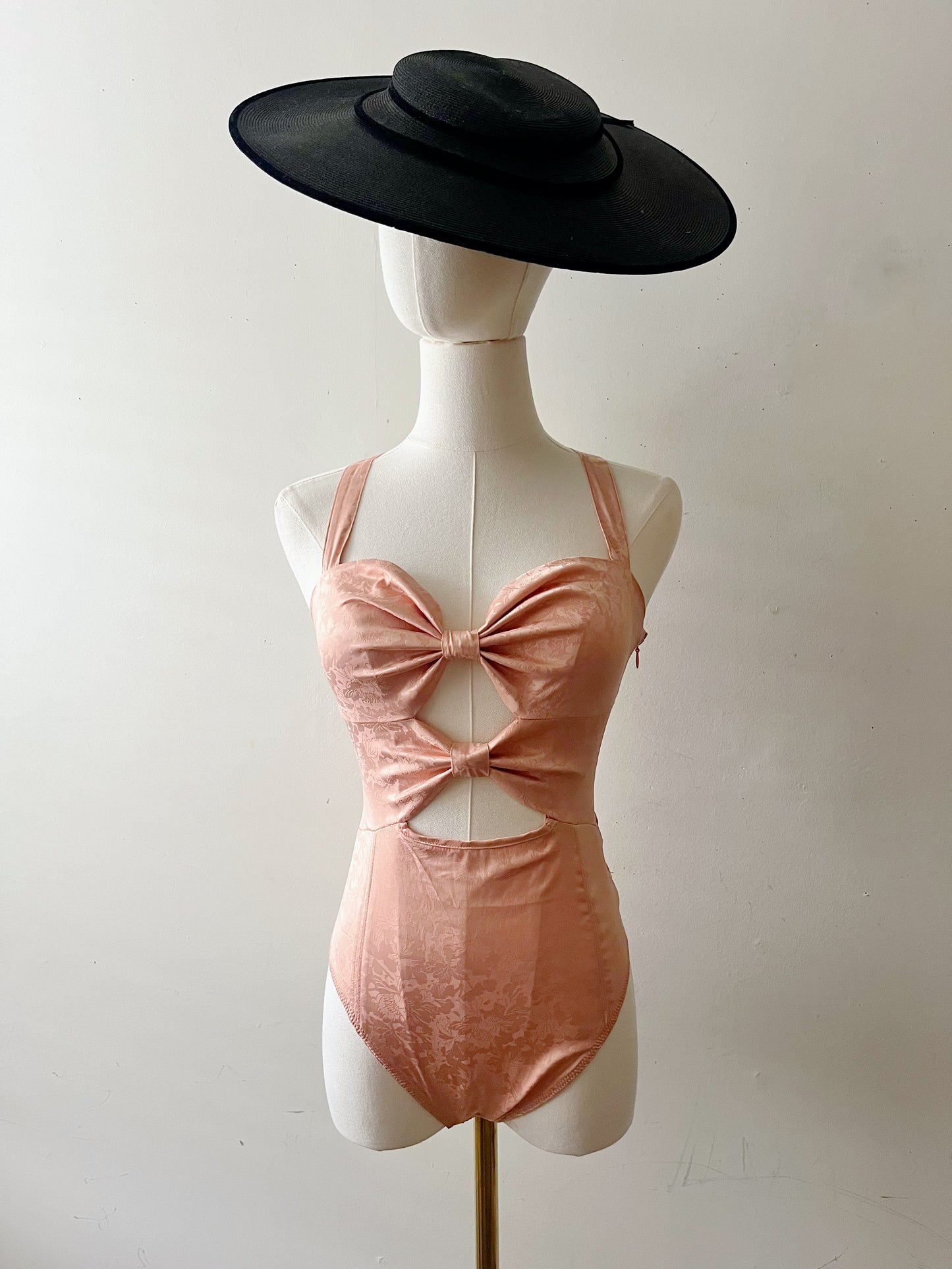 Cutout Sweetheart Bodysuit| Small