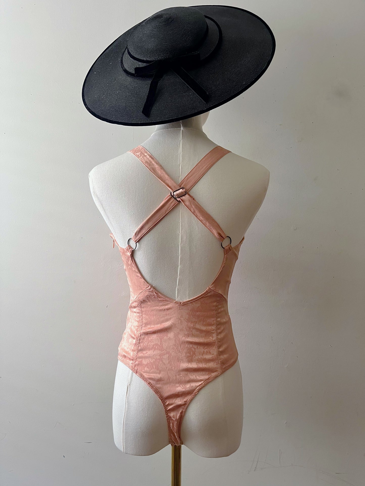 Cutout Sweetheart Bodysuit| Small