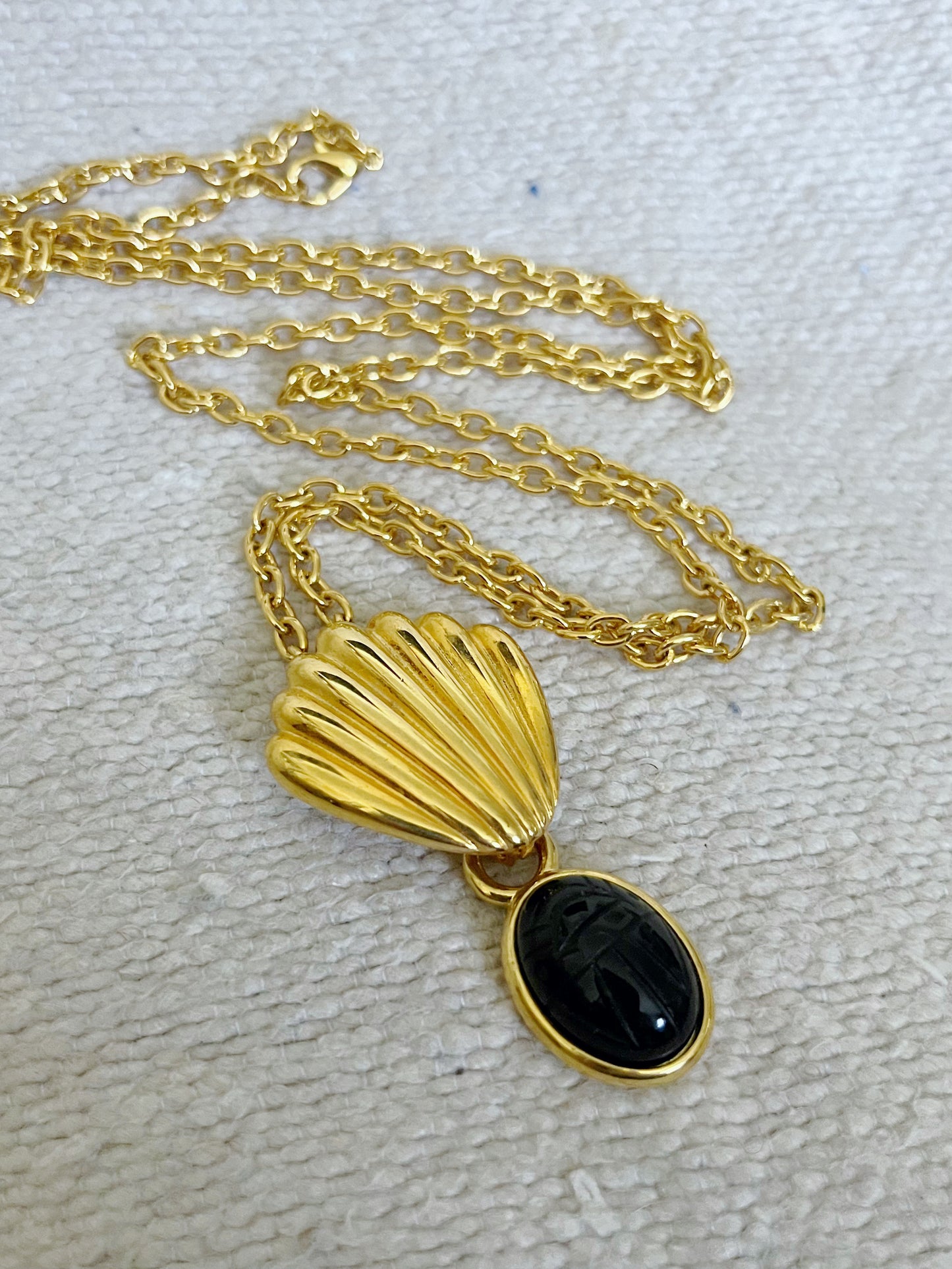 Monet Shell Onyx Necklace