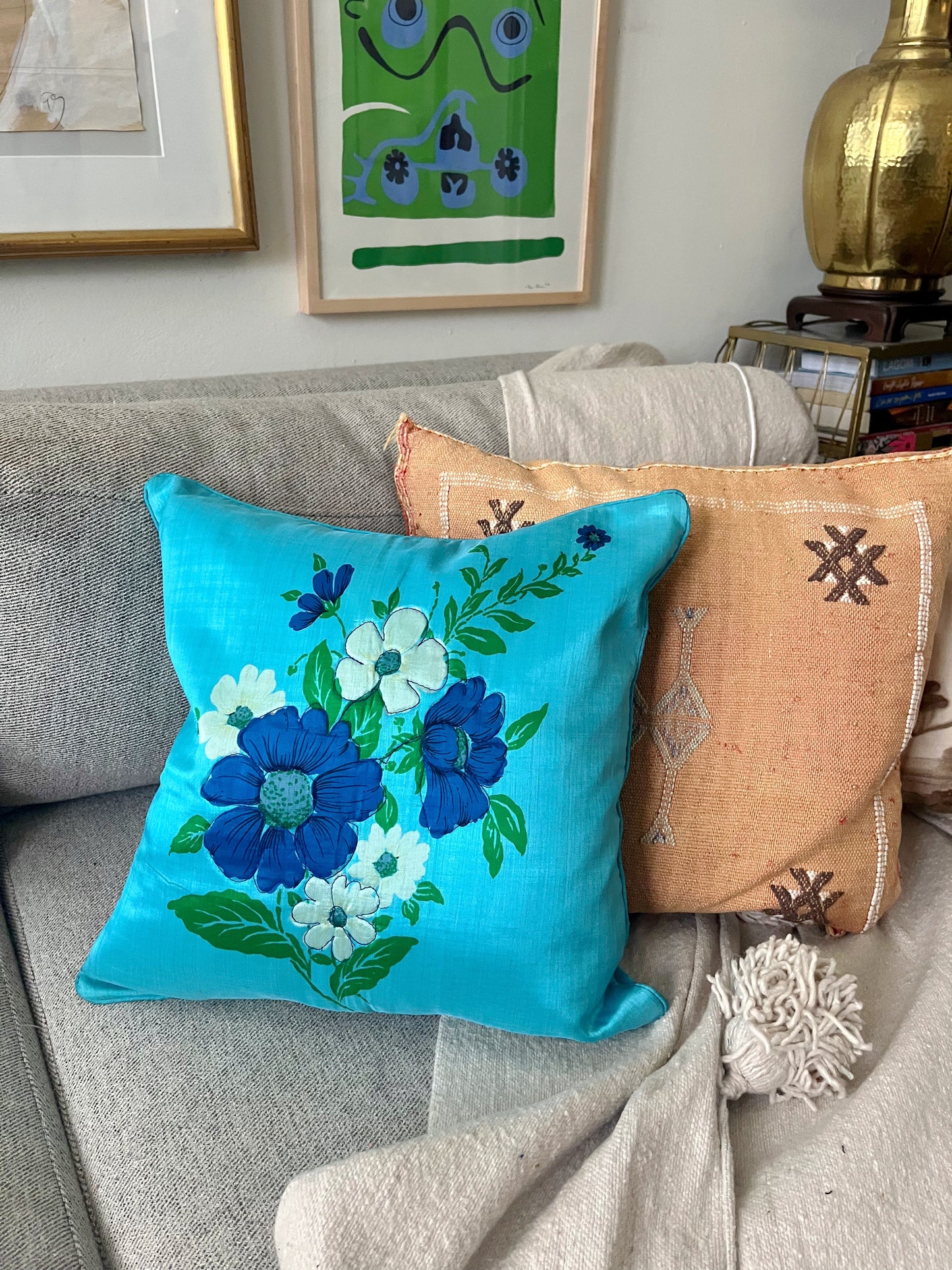 Vintage Mid Century Decorative Pillow-Center Floral