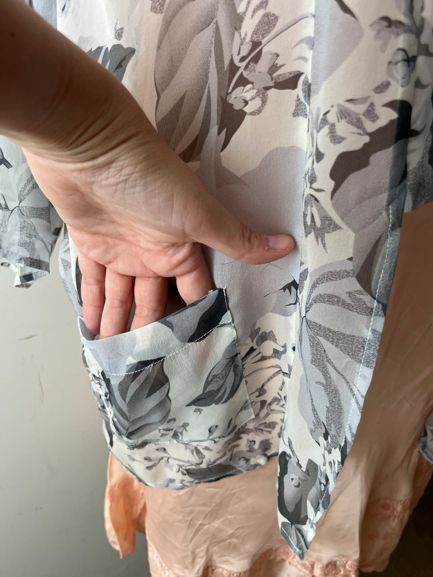 Grey Floral Sheer Silk Wrap Kimono| One Size
