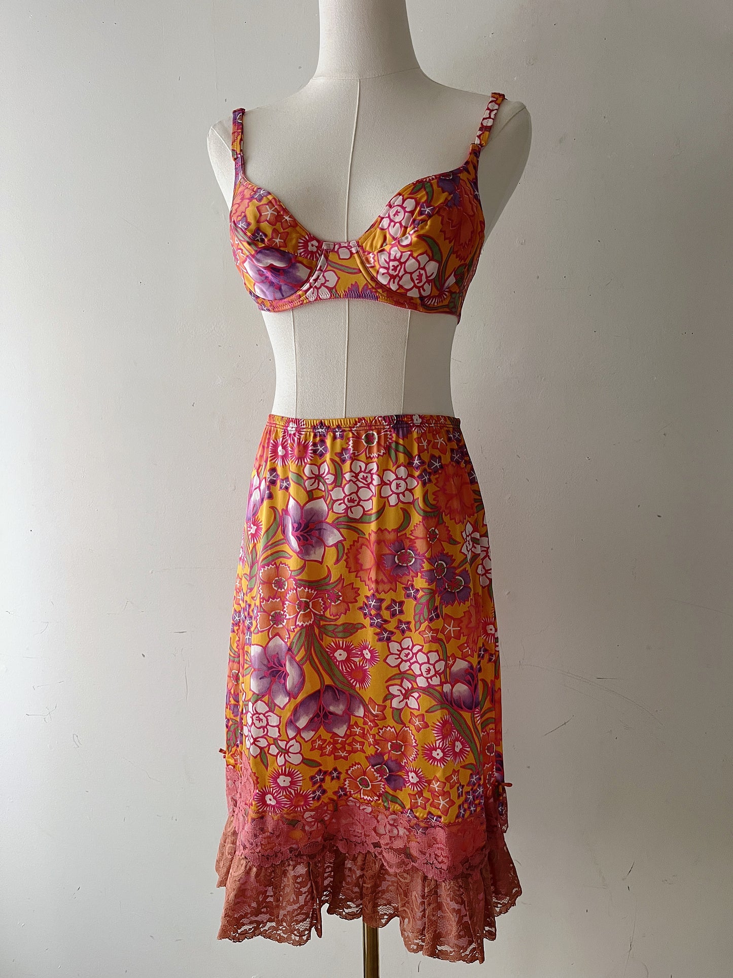 Mod Floral Print Lace-Trim Bra Slip Set | S/M