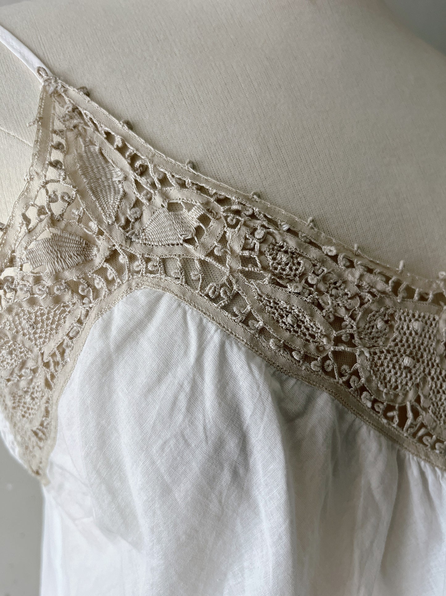 Sal May White Cotton Crochet Lace Tank| Medium