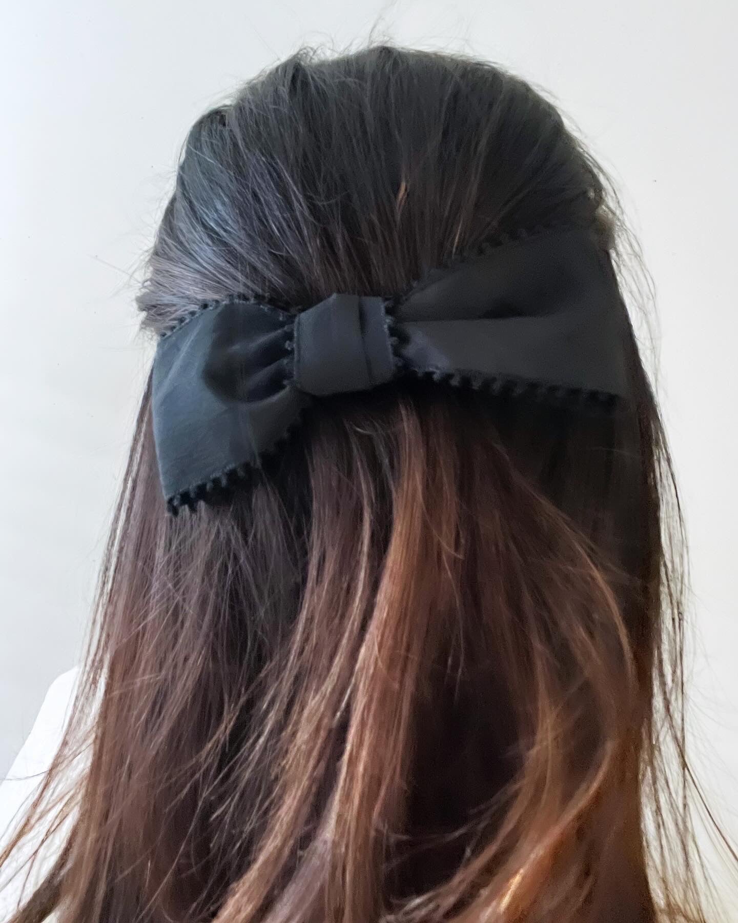 Adorn Cufflet & Hair Bow Set- Black & Ivory