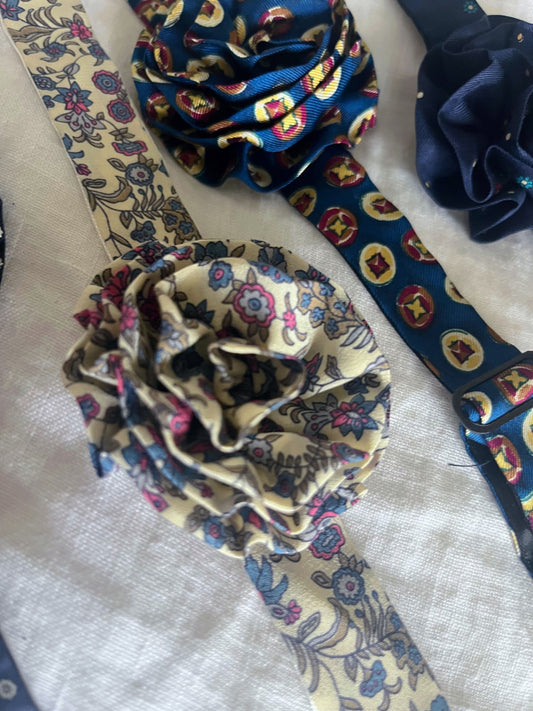 Rosette Necktie- Light Floral