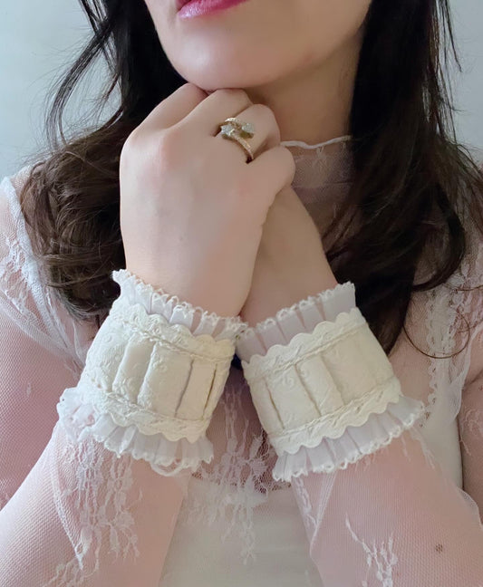 Adorn Cufflet & Hair Bow Set- Cream Lace