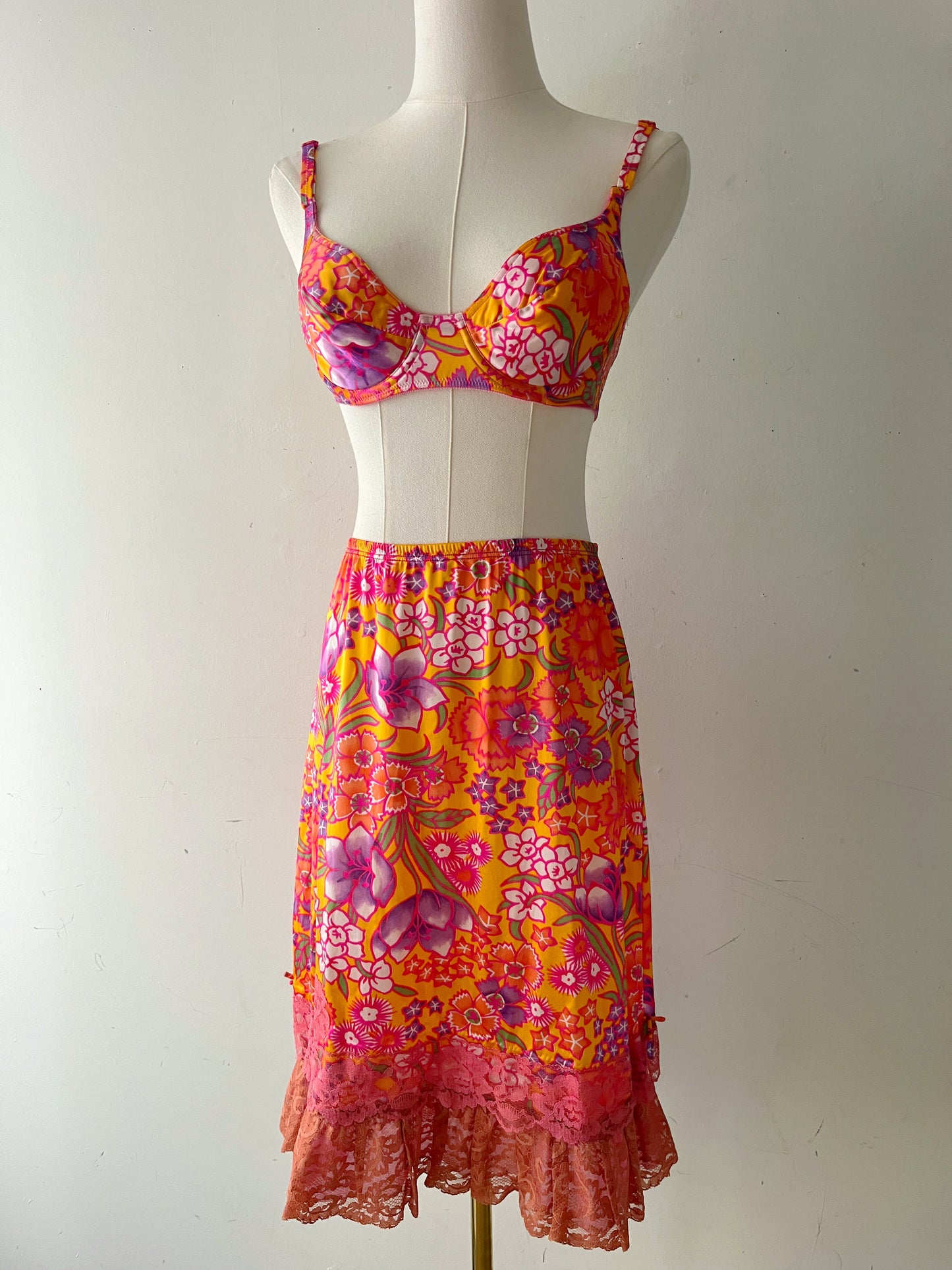 Mod Floral Print Lace-Trim Bra Slip Set | S/M