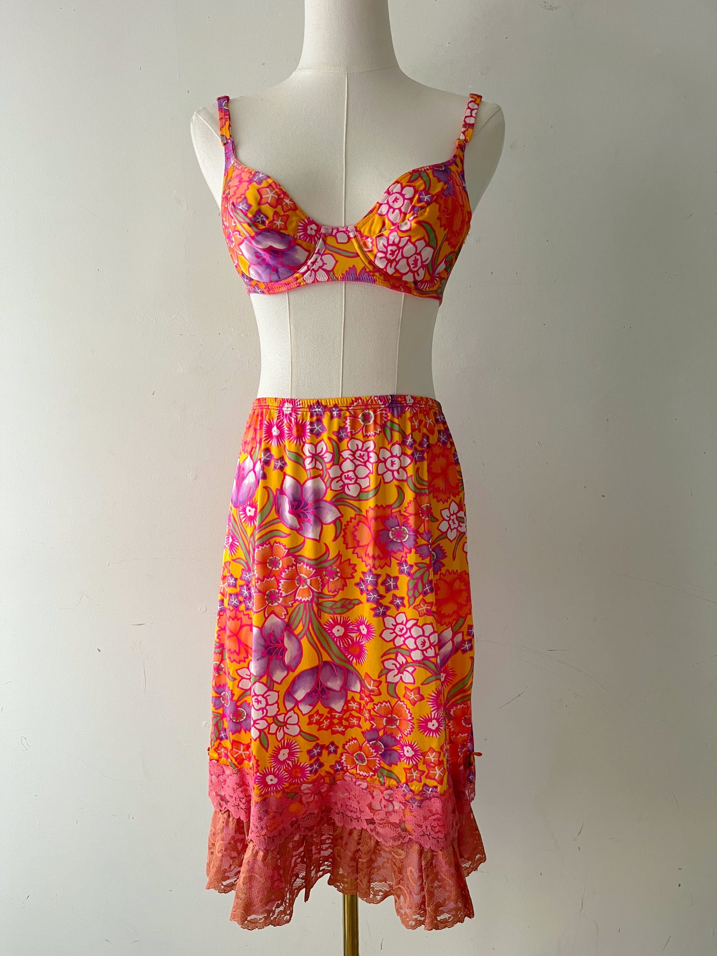 Mod Floral Print Lace-Trim Bra Slip Set | S/M