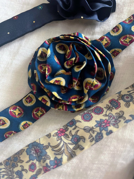 Rosette Necktie- Blue Medallion