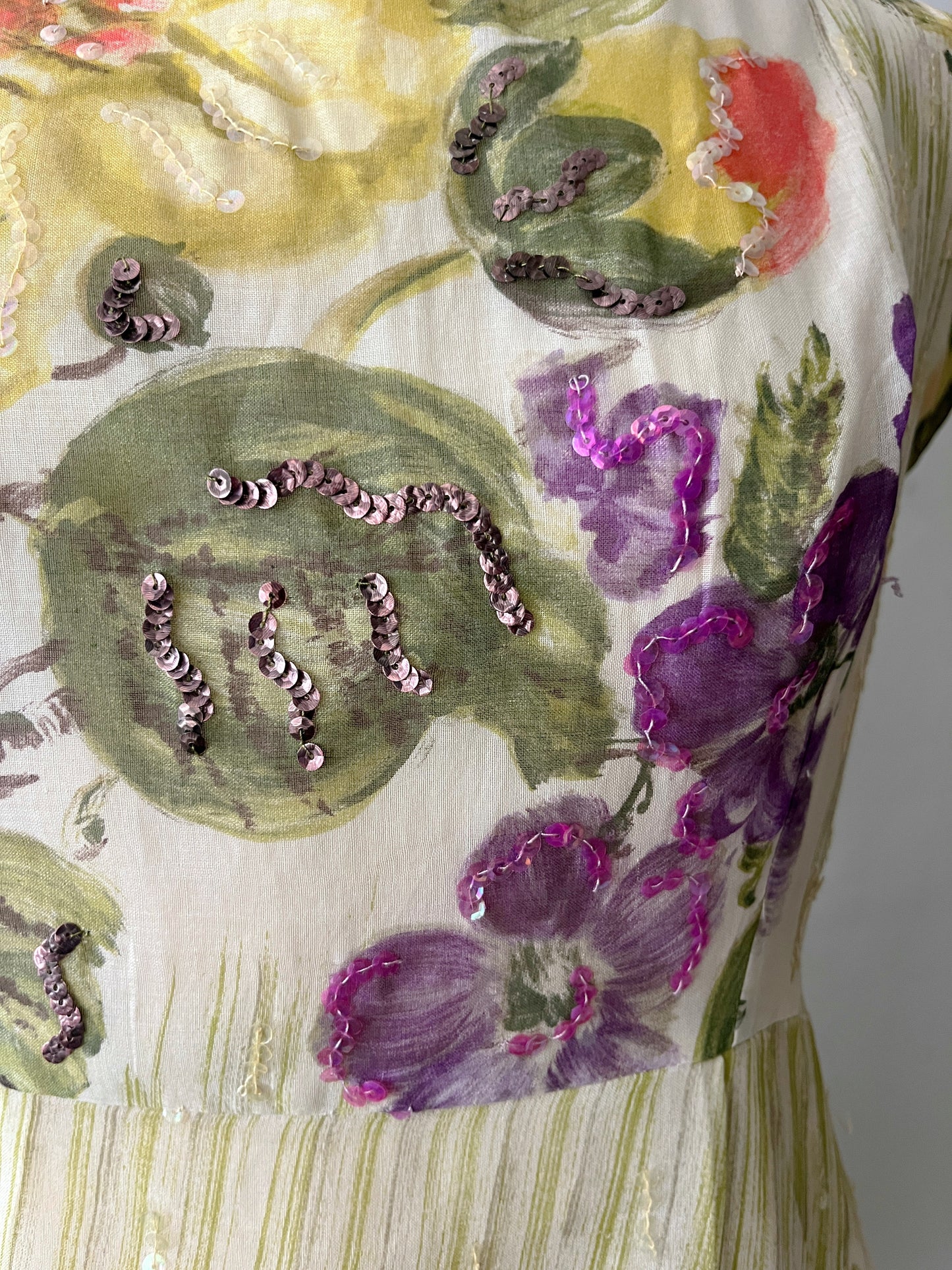 Cream Floral Sequin Shift Dress | Medium