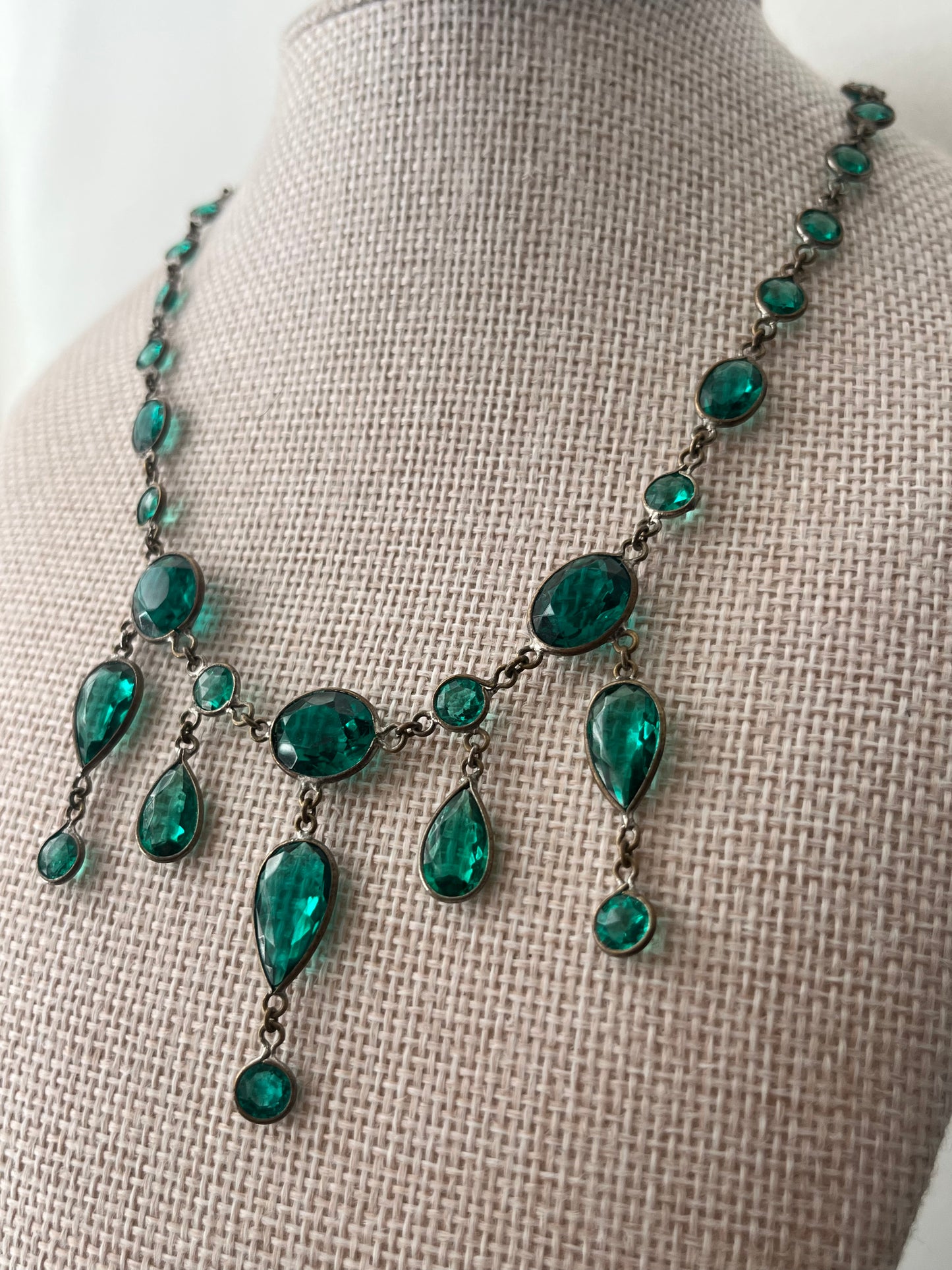 Art Deco Green Glass Paste Festoon Necklace