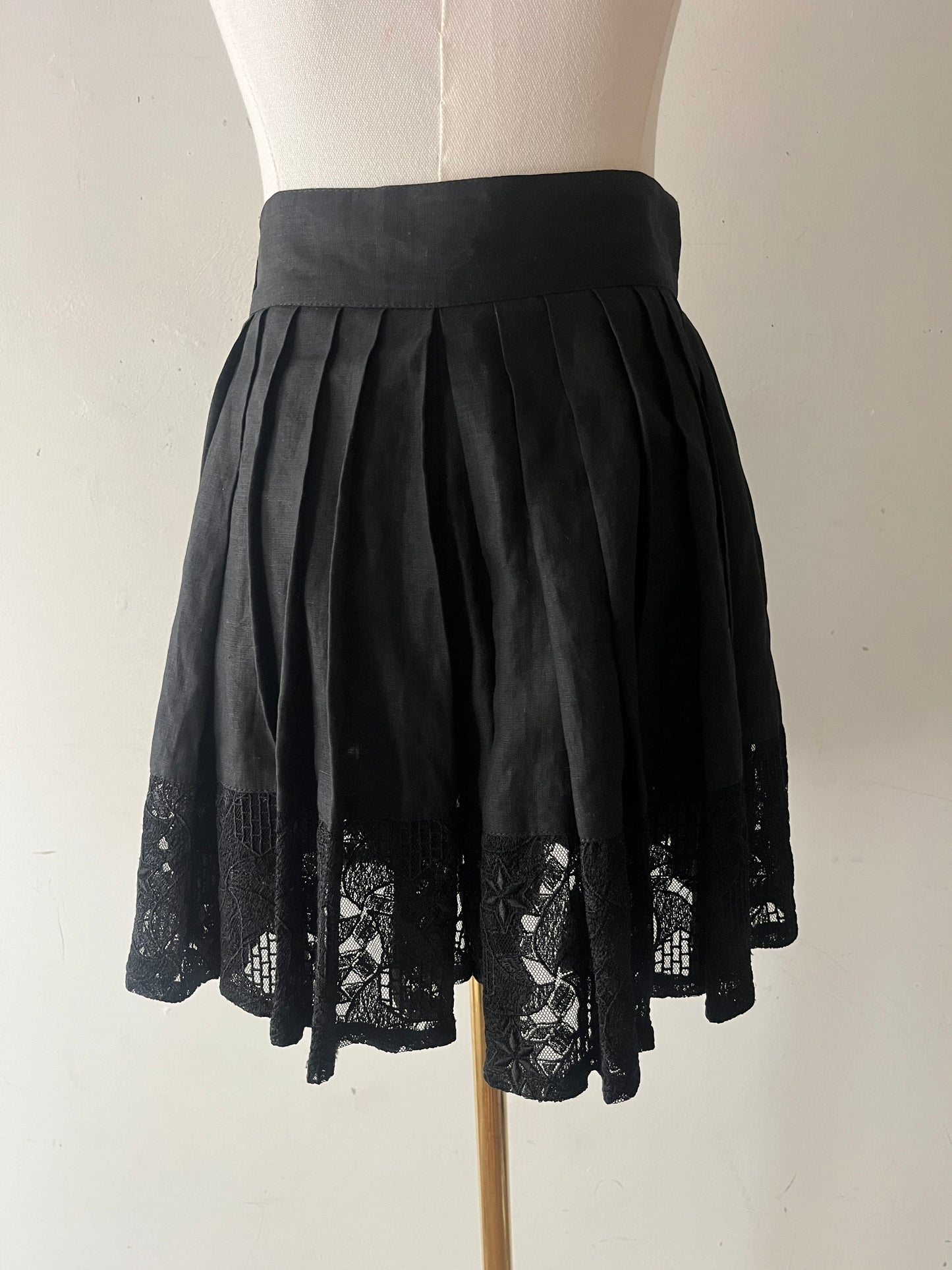 Versus by Gianni Versace Black Linen & Lace Pleated Mini Skort | Size S