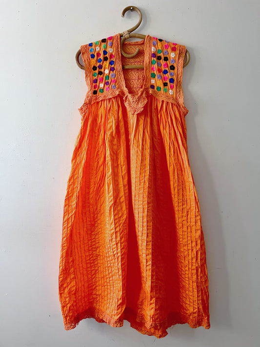 Embroidered Pin Tuck Tunic Dress| M/L