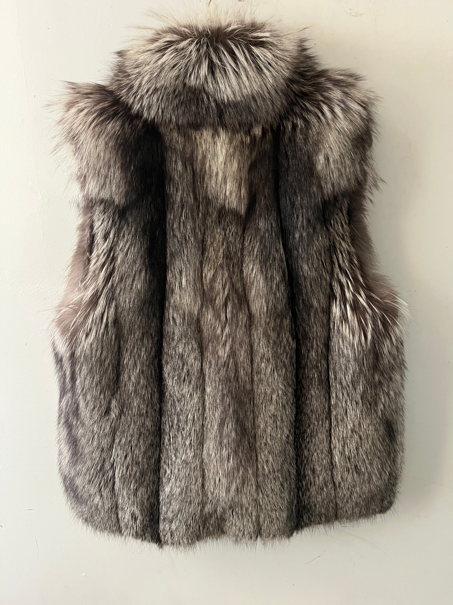 Michael Kors Silver Fox Fur Sleeveless Vest| M/L