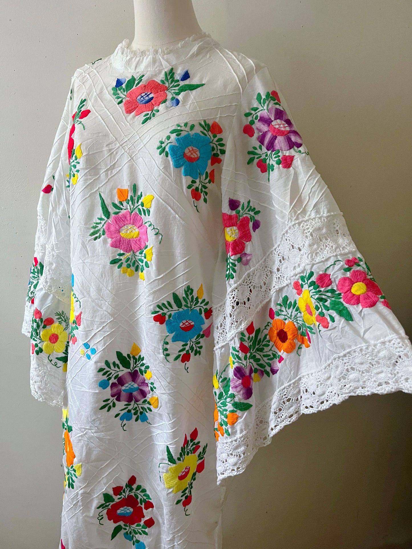 Floral Embroidered Winged Maxi Dress| M/L