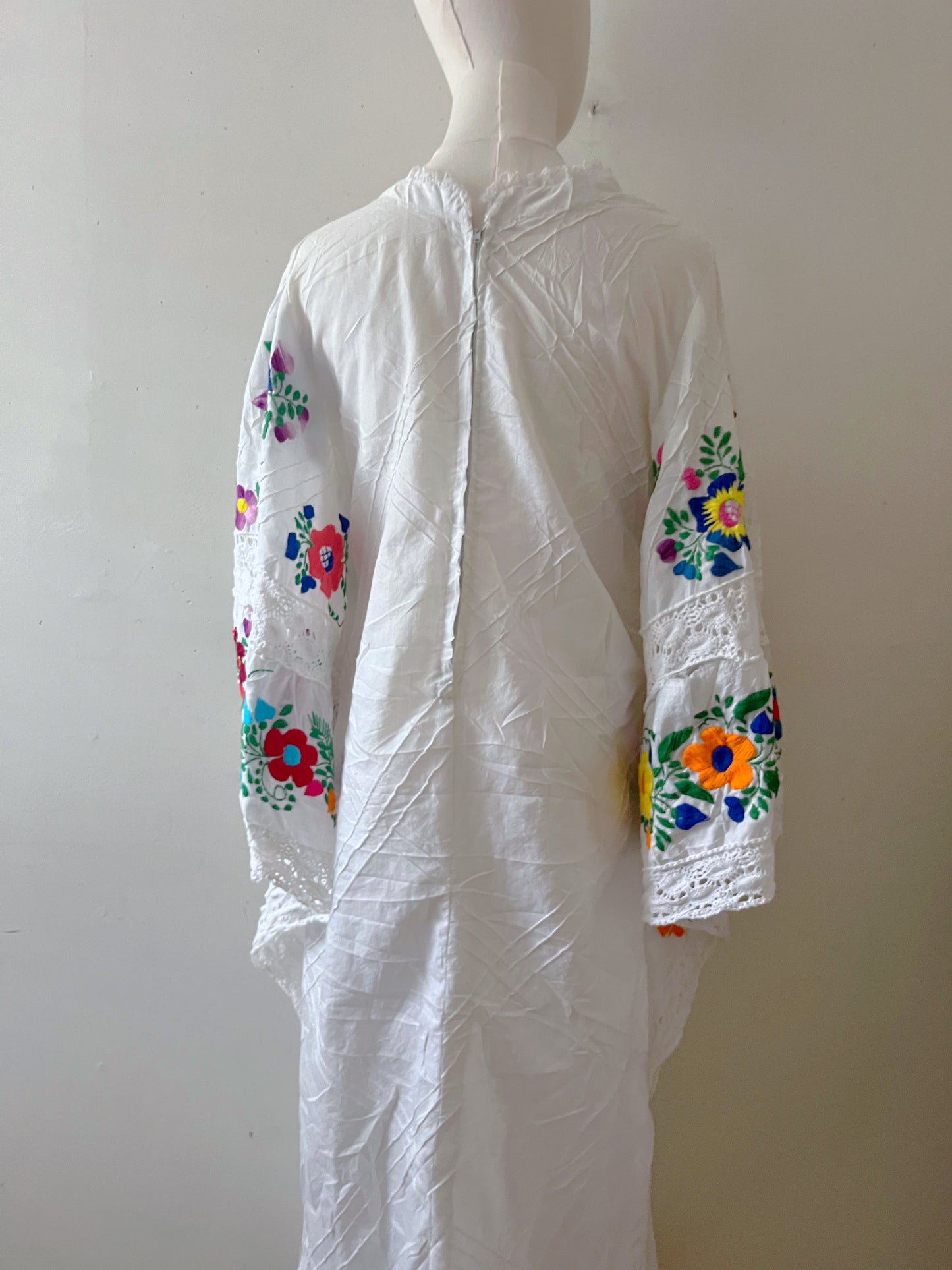 Floral Embroidered Winged Maxi Dress| M/L